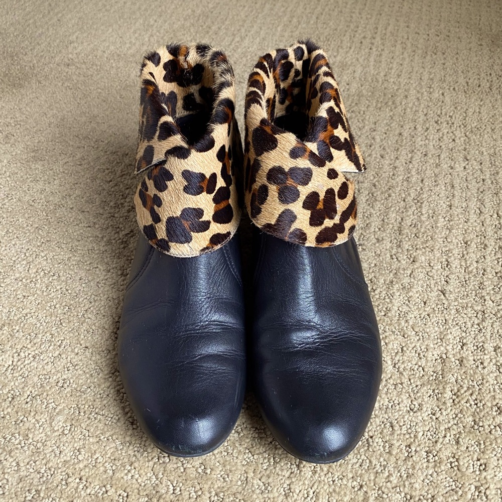 Animal print / black boots